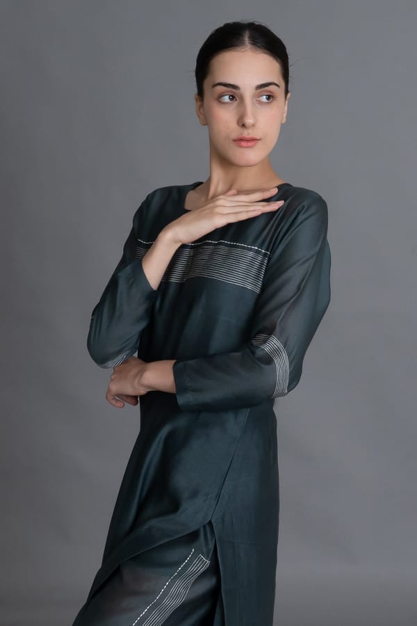 E-Mint Embroidery Dress with Embroidried Bottom — Khat