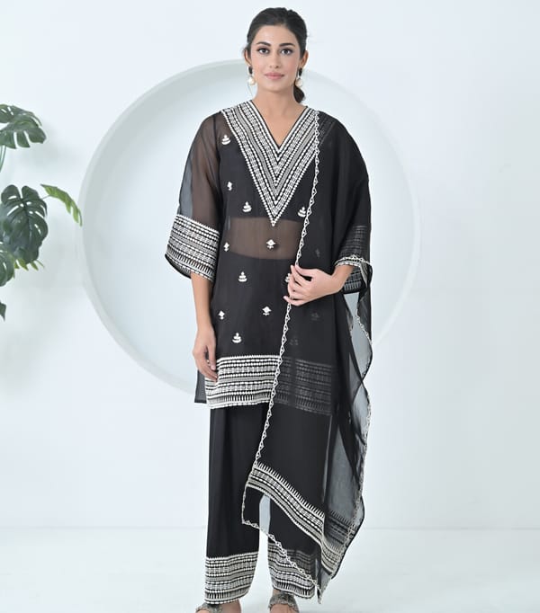 Velvet Laces Organza Kurta Set With Dupatta — RUCHIKA MALLIKA LABEL