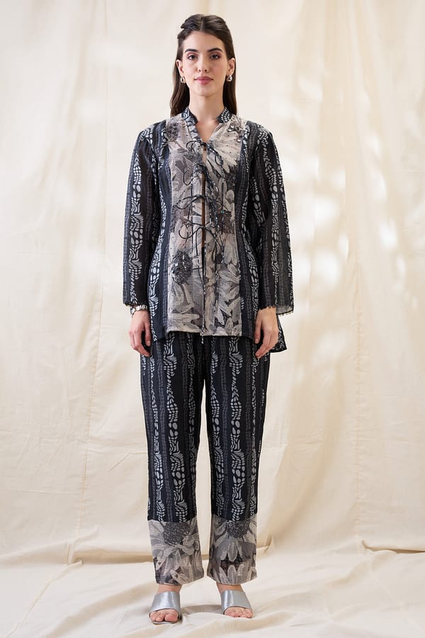 Ravya Embellished Fron Tie-Ups Co-Ord Set — SOUP by Sougat Paul