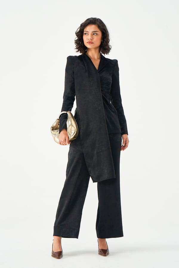 Black Tailored Blazer and Wide-Leg Pantsuit Set — NOTEBOOK
