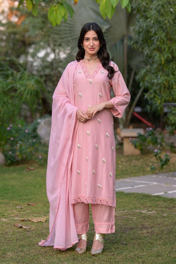 Pearl Pink Mul Chanderi Thread Embroidery With lace on neck Suit Set with Kota Doriya Duppatta-SET OF-3 — MAHEE JAIPUR