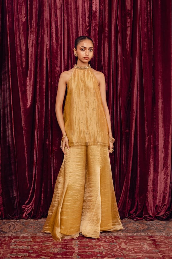 Sakura — LABEL NAARITI