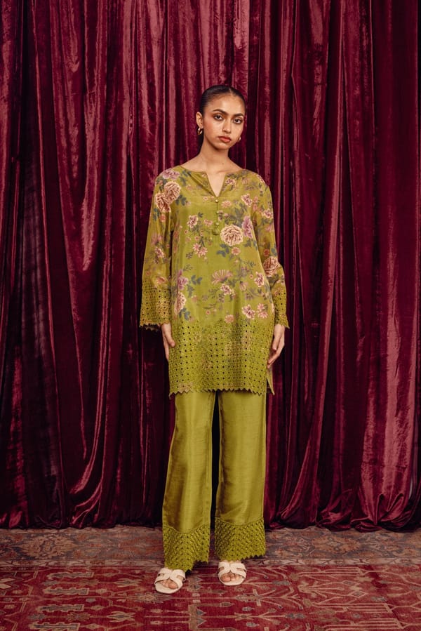 Daisy — LABEL NAARITI