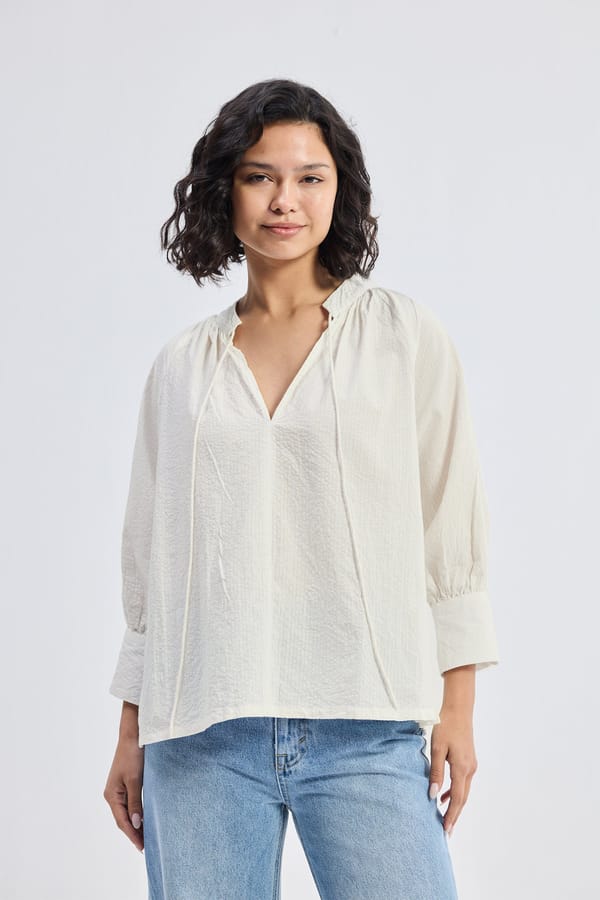 Relaxed Fit Top with Front-tie in Cream — REISTOR