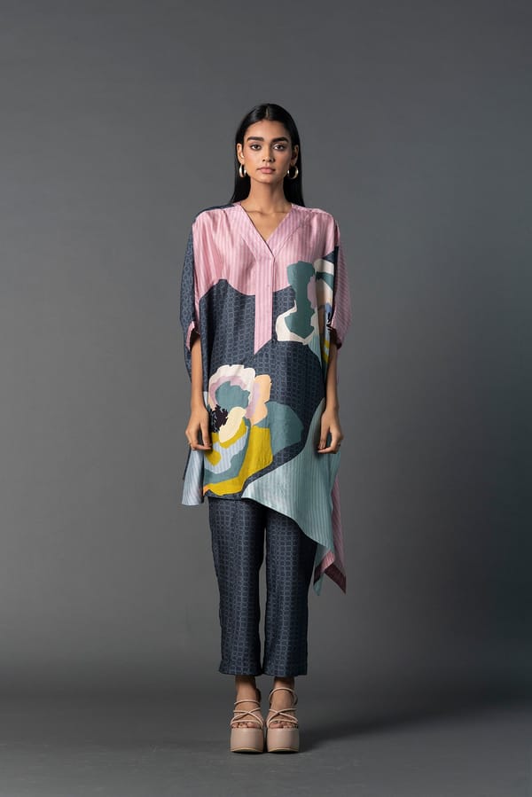 Array Posy Soft Charcoal Kurta Set — CLOS