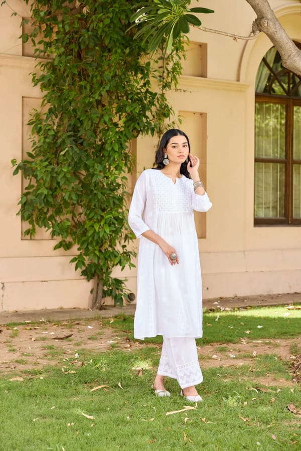 Chikankari Solid Women'S Long Kurta - White — House Of Chikankari