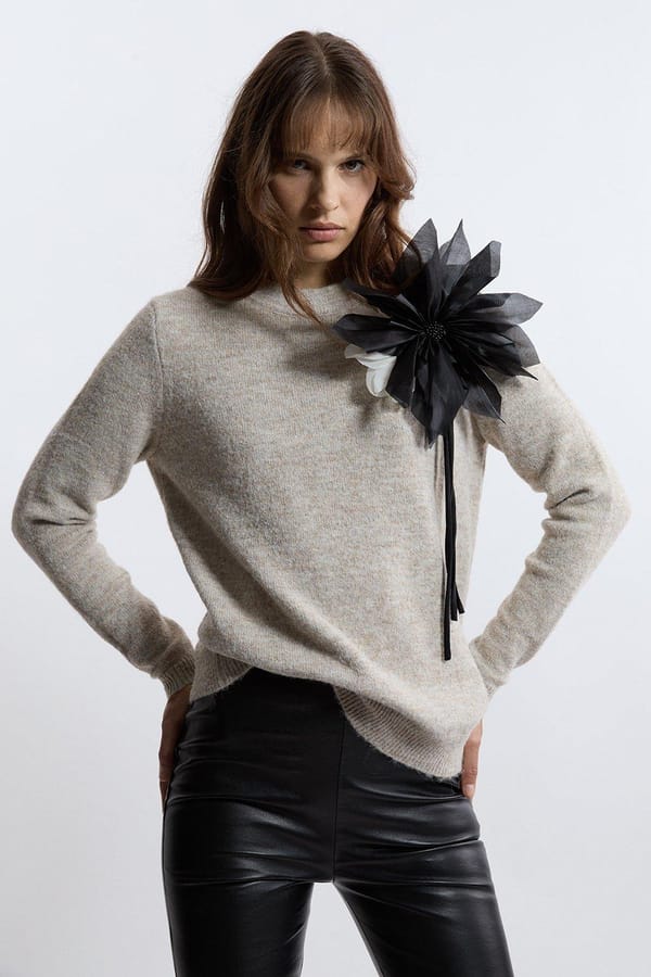Ivory Knit Pullover Sweater with 3D Floral Shoulder Detail — KAREN MILLEN