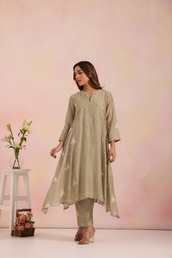 Embroidered Paneled Tunic Set With Jaali Detailing — Omi Clothing