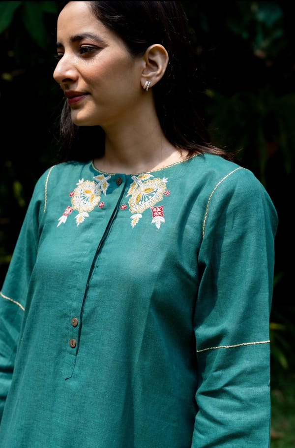 Pine Green Linen Kurta Pant Set with Yoke Embroidery — SIARA WOMEN
