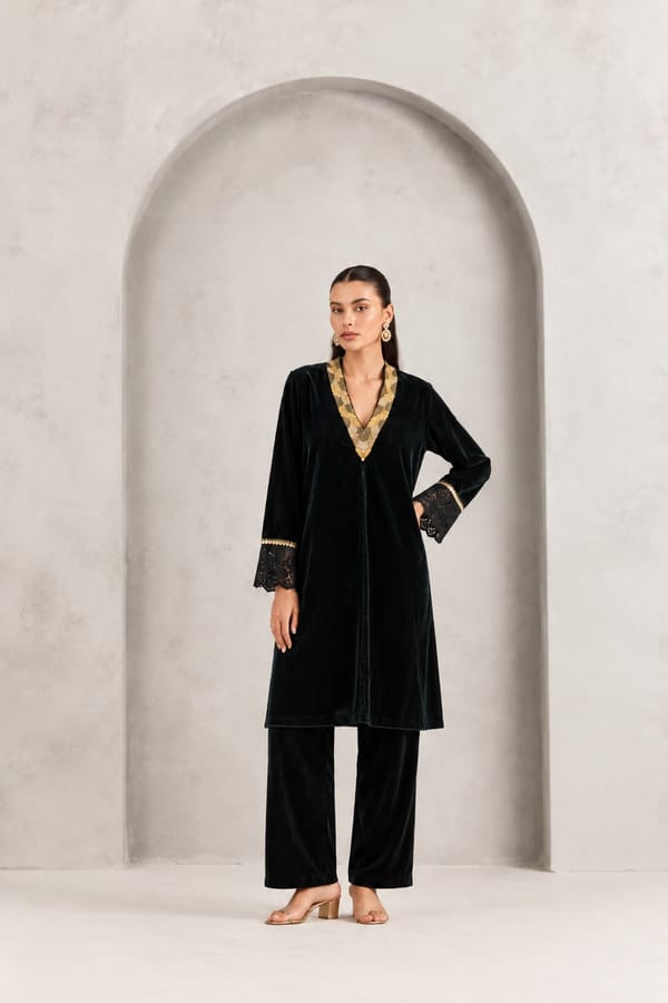 Black Velvet Zest Tunic — Chique