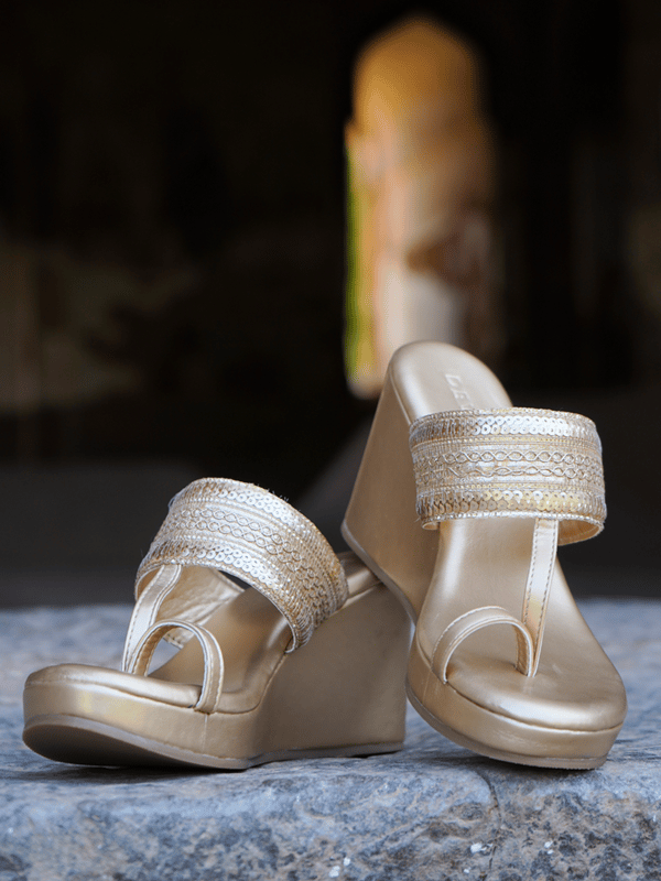 Azrah Kolha Wedges — Devano