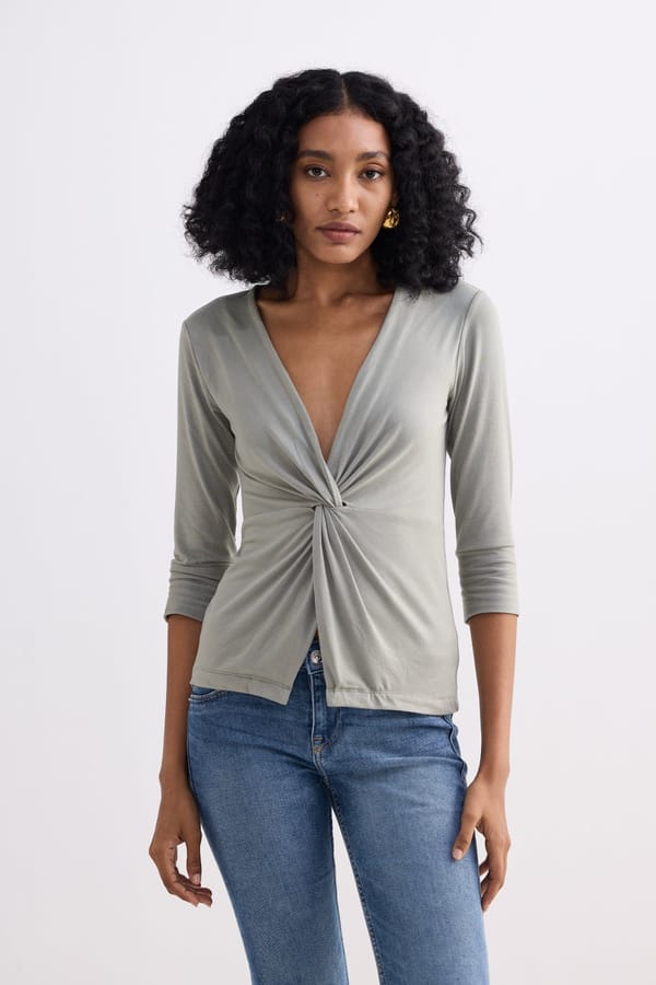 Twist Front Knit Shirt — REISTOR