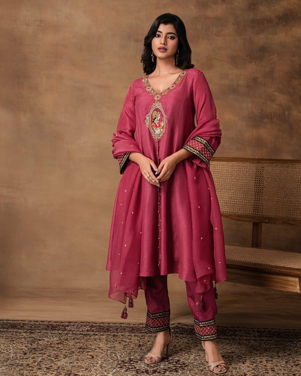 Rosa Pink Silk Embroidered Kurta Set — ISHA GUPTA TAYAL