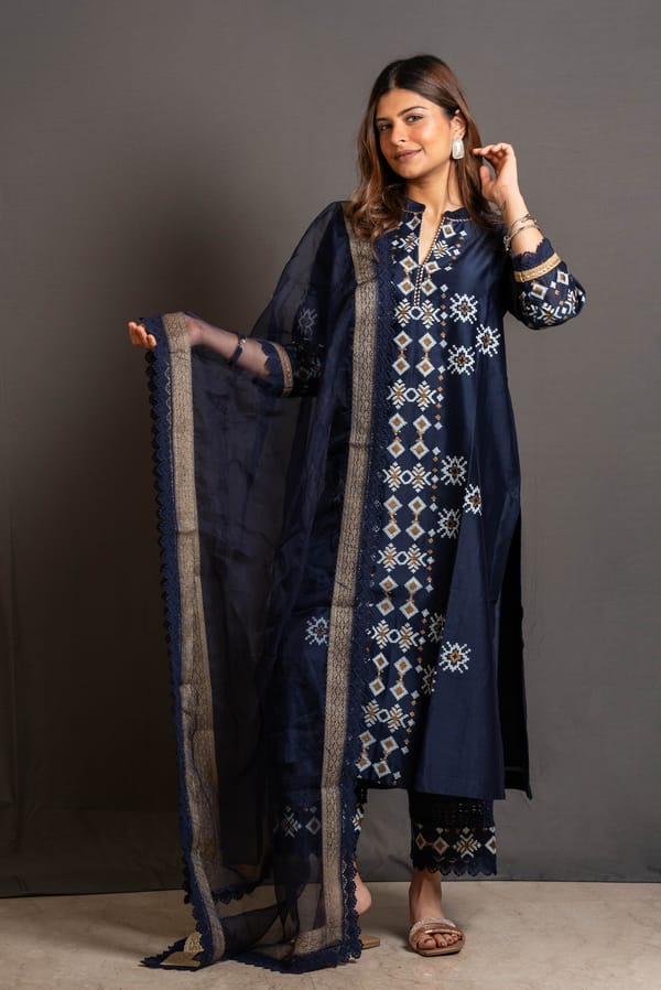 Navy Block Printed Kurta Set Pants & Dupatta — Omi Clothing