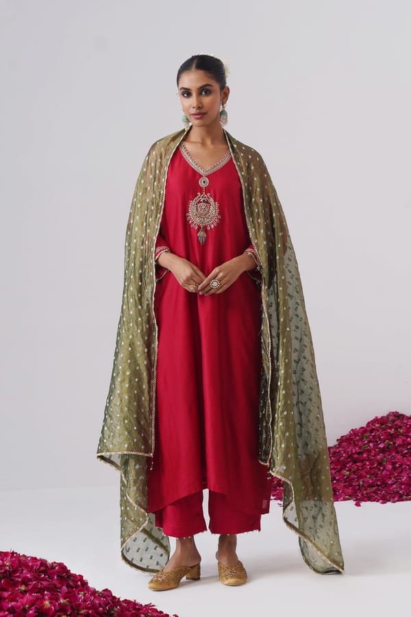 Surkh Dupatta Set — UGNA