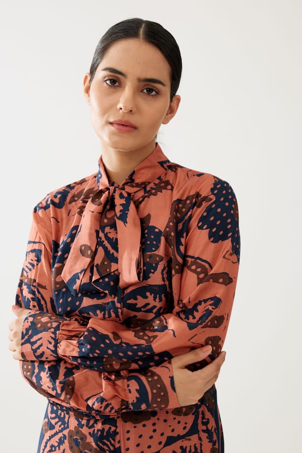 Pink And Dark Blue Floral Bow Tie Shirt — KoAi