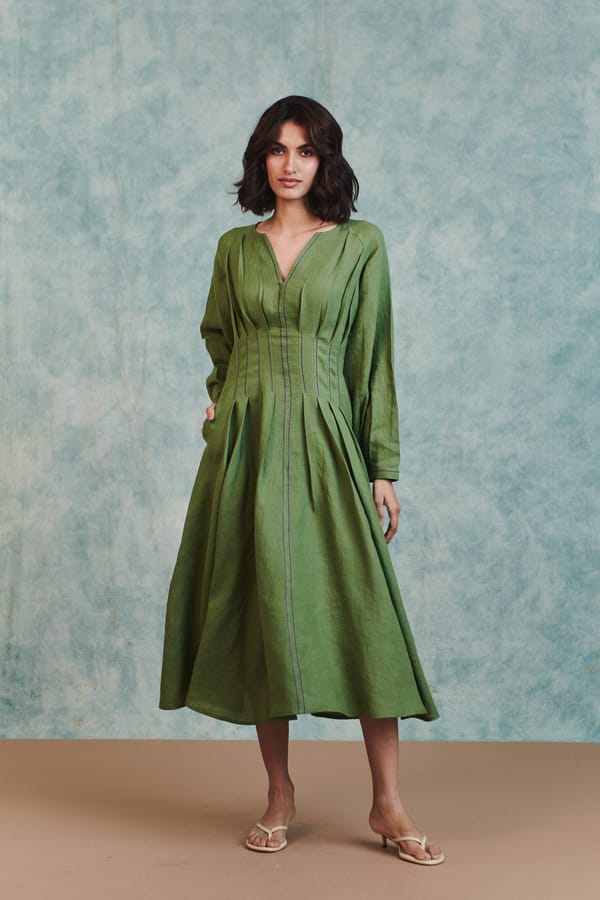 Moss Linen Pleated Waist Dress — Saphed