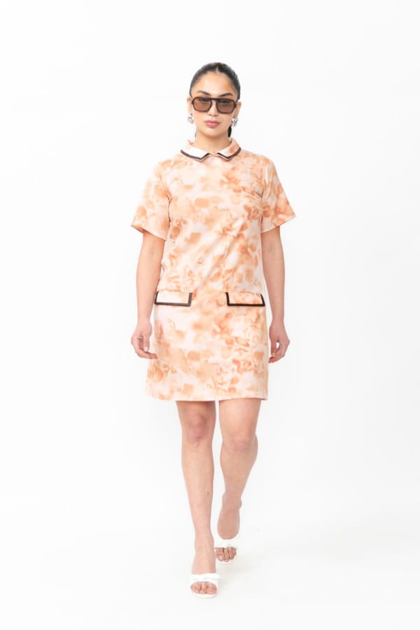 Peach Floral Printed Mini Shift Dress with Collar — Contemponari