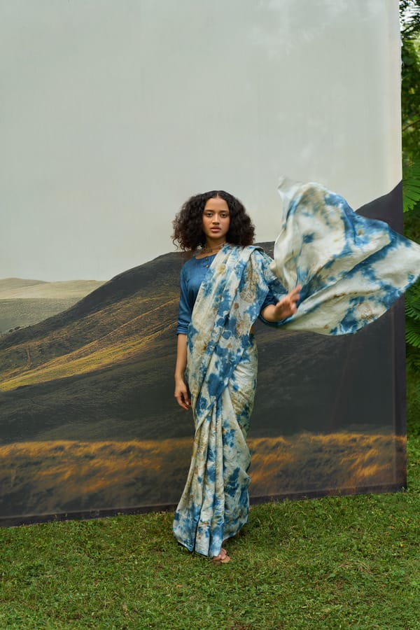 Blue Abstract Printed Tussar Silk Saree with Blouse Piece — ALTER NATIVE