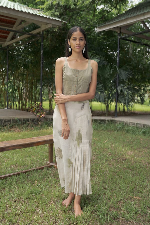 Live-Leafy Pleated Panel Skirt — ALTER NATIVE