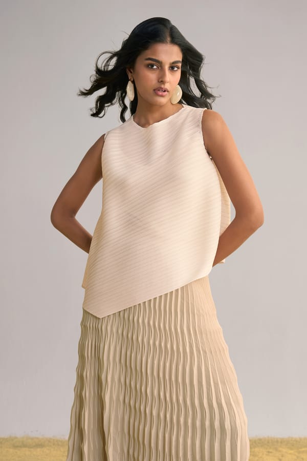 ASYMMETRIC PLEATED TOP — Dash and Dot