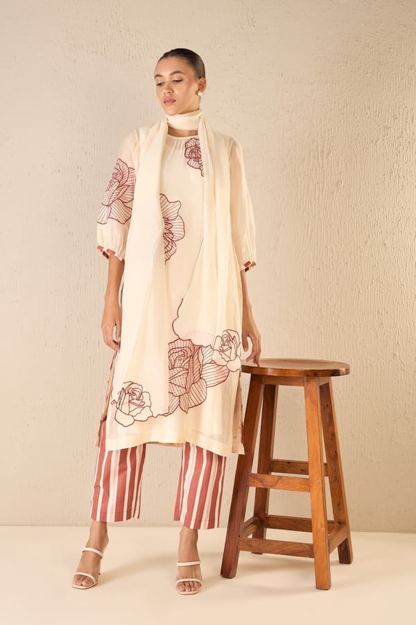 Rose Ballad: Ivory Dupatta With Red Rose Scallop — SHIVANI BHARGAVA