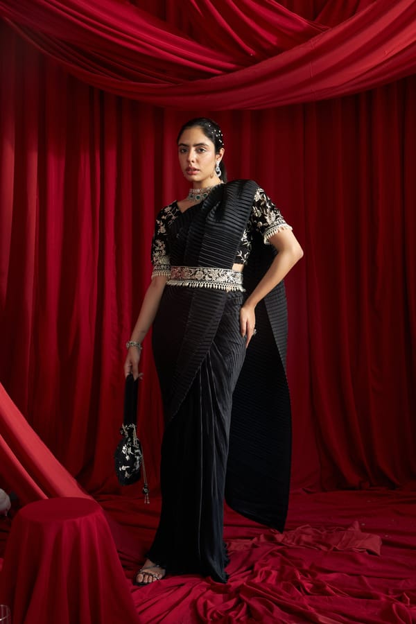 Black Pre-Pleated Saree Set with Embroidered Blouse and Belt — TASUVURE