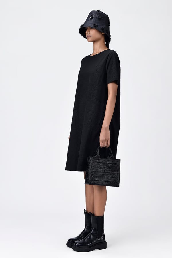 Black Textured Seersucker Shift Dress with Patch Pockets — Genes Lecoanet Hemant