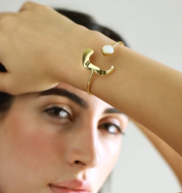 Shell Bangle — Varnika Arora