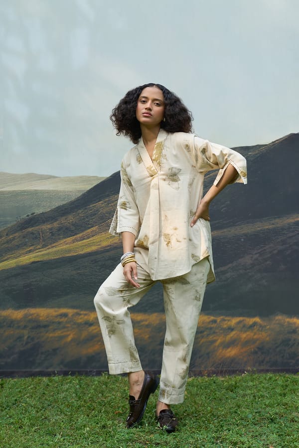 Live Leafy V Neck Kurta & Pyjama Pants — ALTER NATIVE