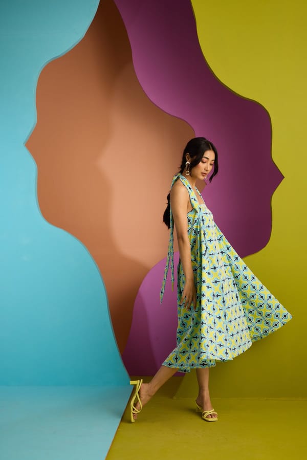 Blue Geometric Print Halter Neck Midi Dress — CUIN