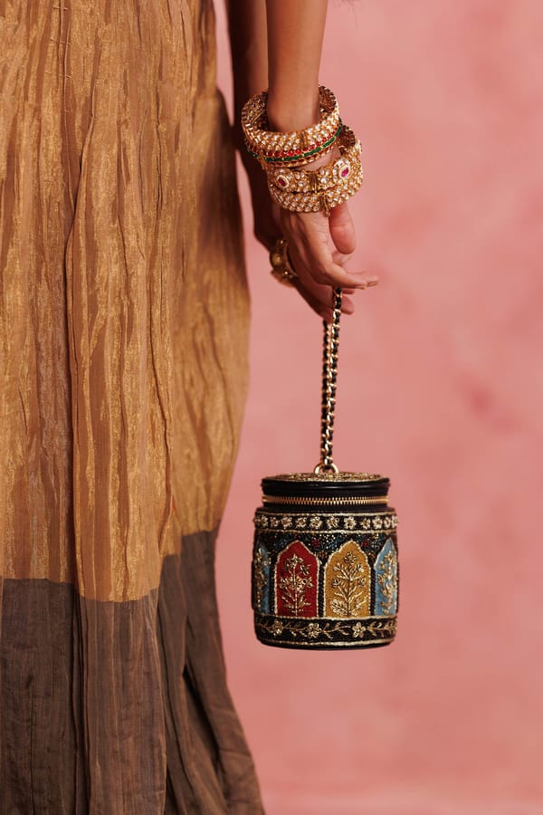 Rooh Barrel Bag — The Leather Garden