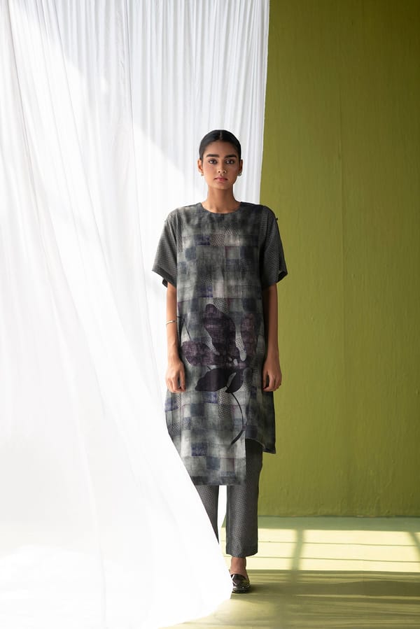 Array Bandhani Charcoal Kurta Set — CLOS