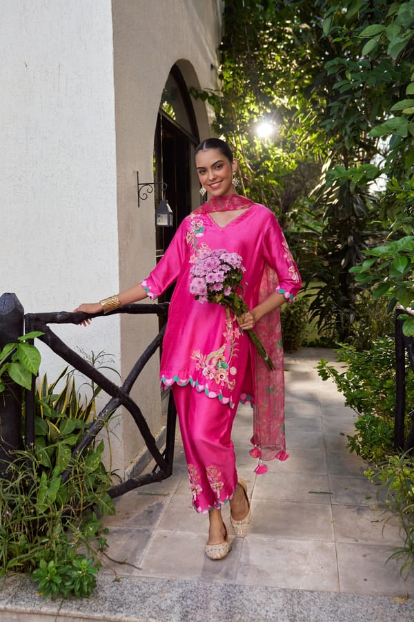 Pink Applique Embroidered Straight Kurta Set with Dupatta — SURABHI ARYA