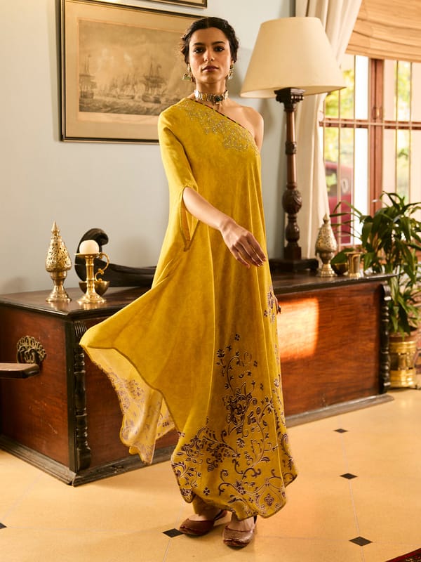 Yellow One-Shoulder Kaftan Kurta Set with Floral Print — SAUNDH