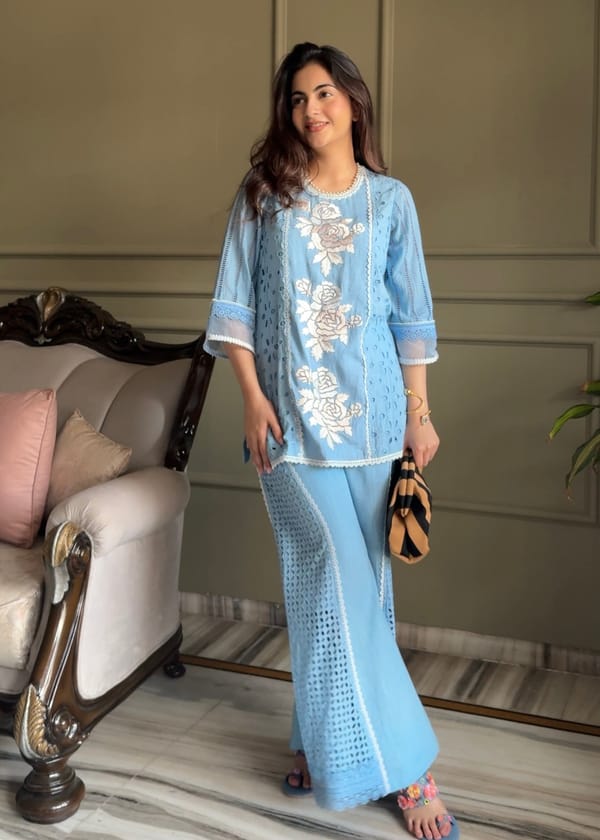 Priya Linen Kurta Set — BUMBLEBEE