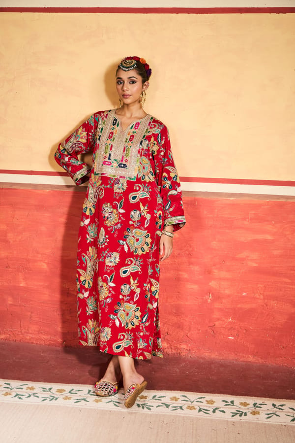 Red Paisley Embroidered Longline Kaftan — TASUVURE