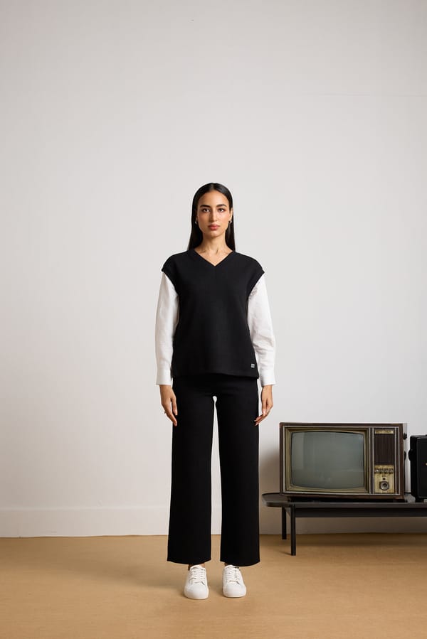 Black V-Neck Textured Top with Contrast Full Sleeves — Muvazo