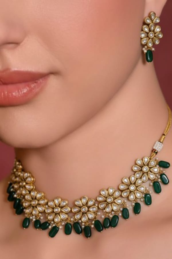 The Vrinda Emerald Flora Choker Set — Beauty Spot Jewellery