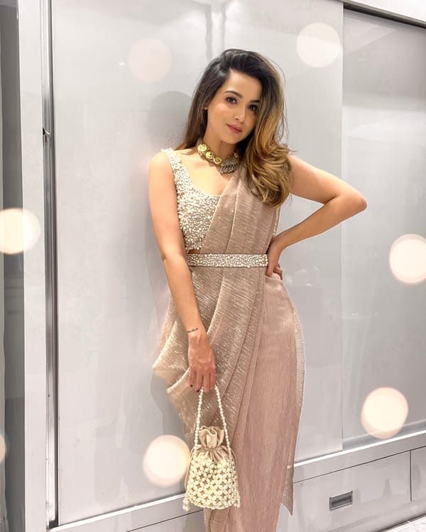 Rose Gold Shimmer Pre-Draped Saree Set with Pearl Belt — The Grey Dot