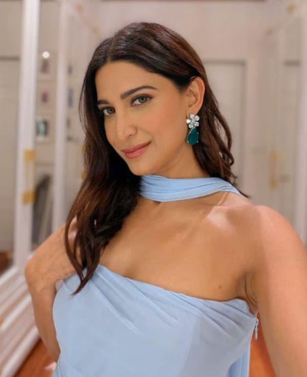 Vow of Love Emerald Earrings — Varnika Arora