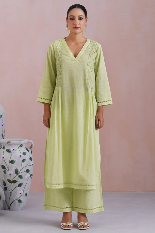 Embroidered Kurta Set With Pintucks Detailing — KORAH STITCH