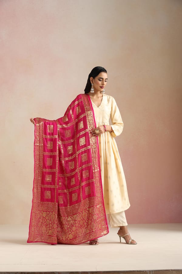 Pink Gold Weave Banarasi Dupatta — Truebrowns