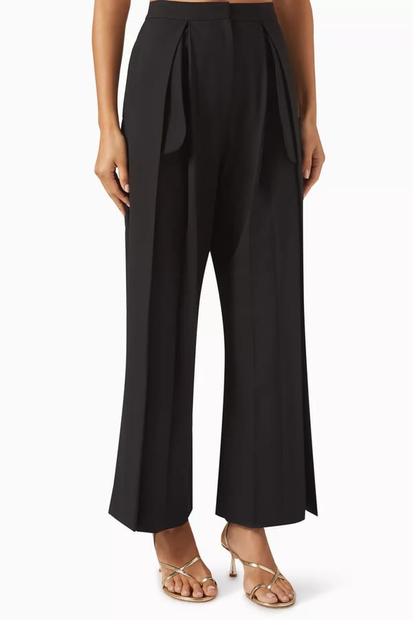 Black Wide-Leg Pleated Trousers with Pocket Detail — NOTEBOOK