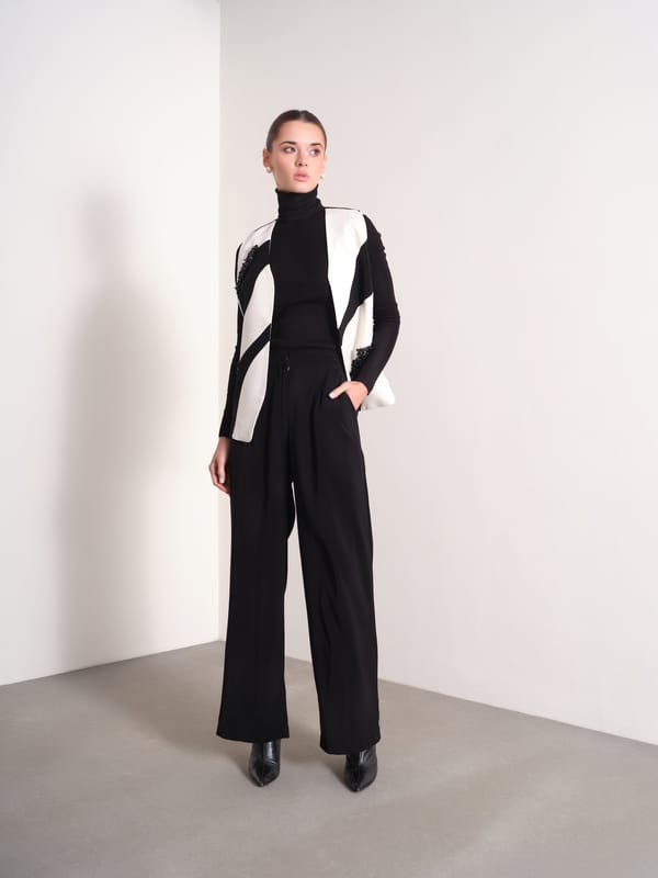 Black Oversized Wide-Leg Trousers with Pockets — MADISON