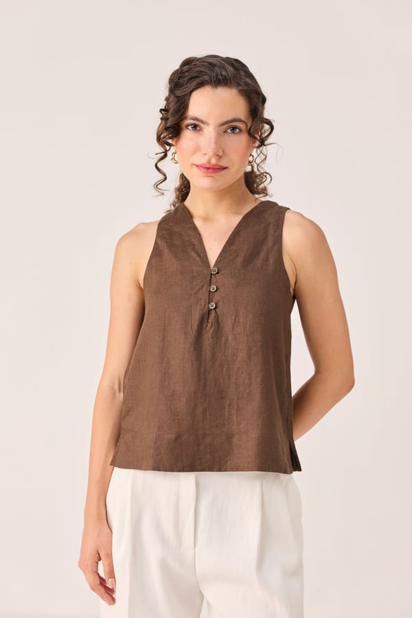 The Button Neck Top in Brown — REISTOR