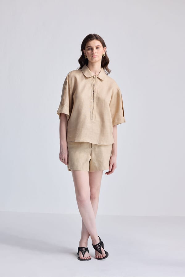 Oversized Flowy Shirt in Neutral Beige — REISTOR