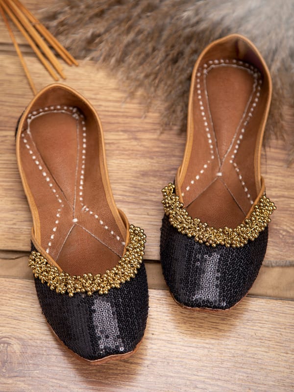 Ghunghroo Black Beauty Jutti — 5 Elements