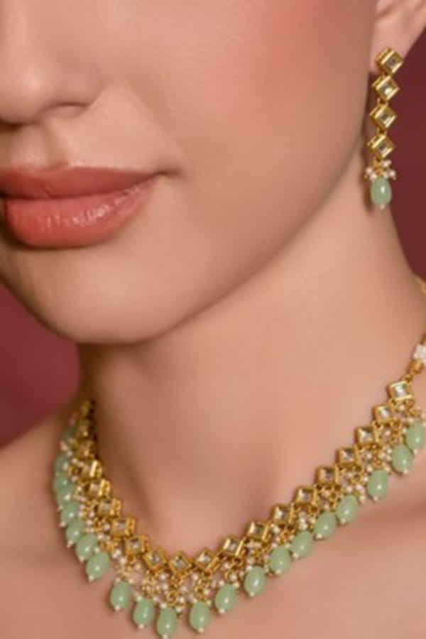 Sage Elegance Kundan & Pearl Set — Beauty Spot Jewellery