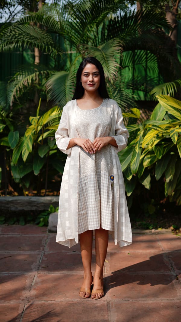 Beige Linen Dobby Longline Cape with 3/4 Sleeves — Linen Bloom